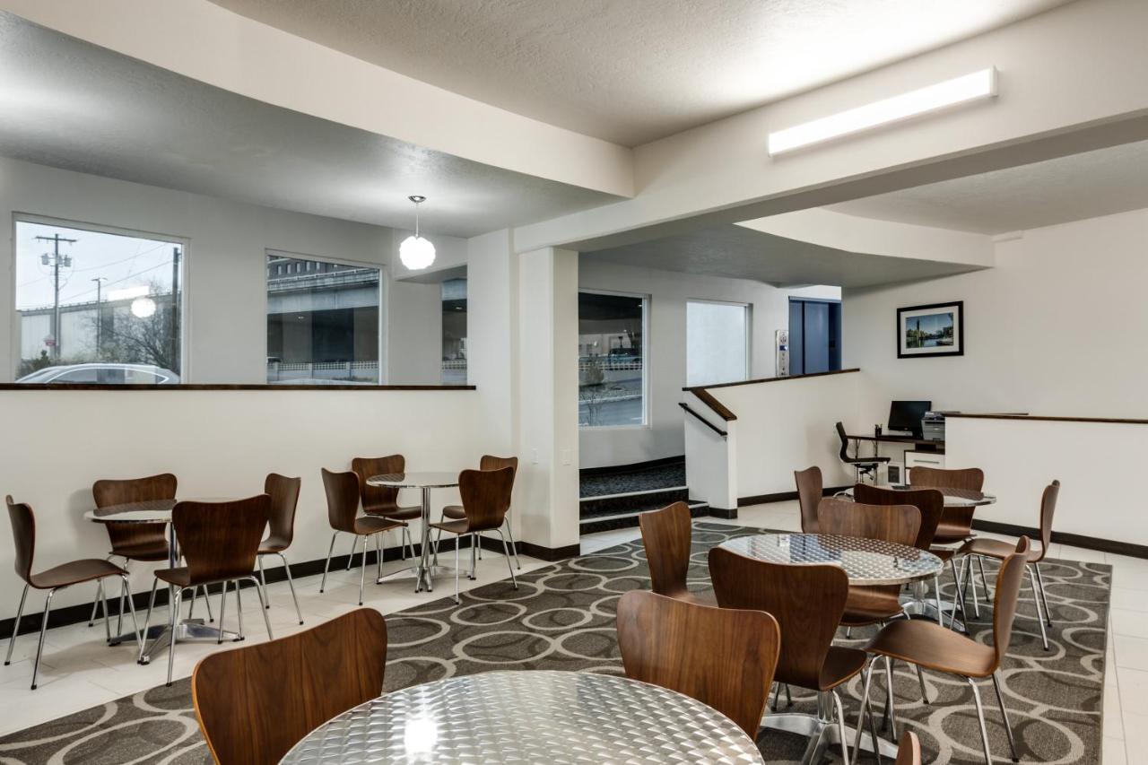 Baymont By Wyndham Spokane Exterior foto